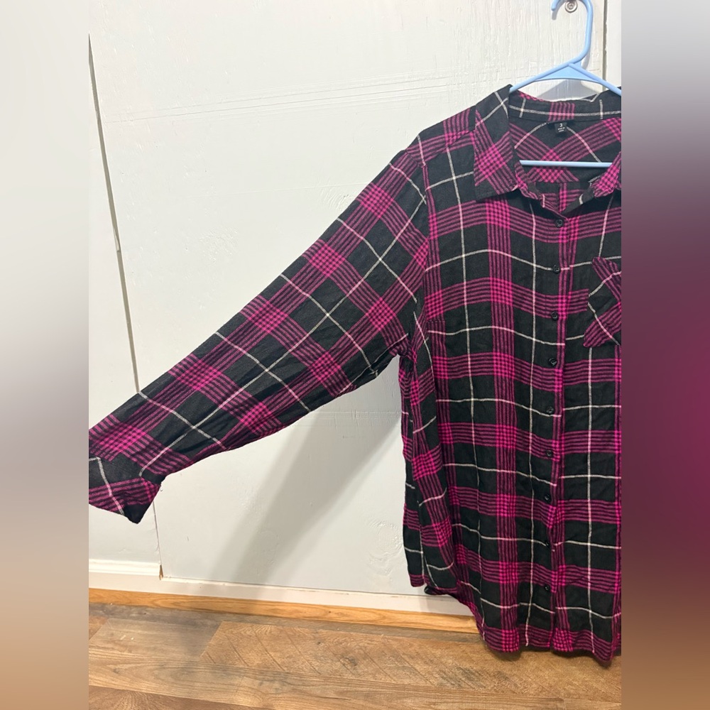 Torrid Pink & Black Plaid Button Front Blouse Size 3 (22/24) Plus Size Flannel - Picture 2 of 6